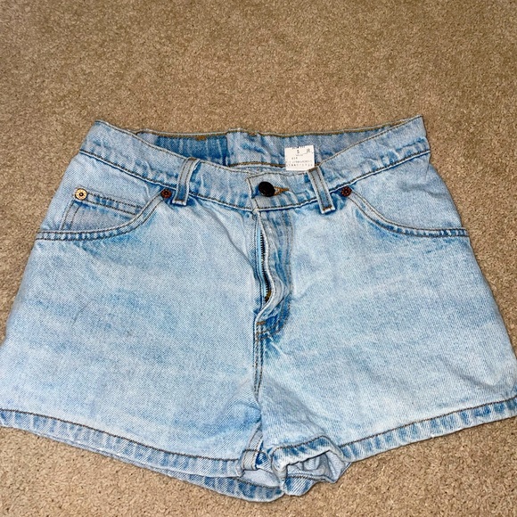 Levi's Pants - Women’s Levi 912 Sz 5 Slim Fit Jean Shorts